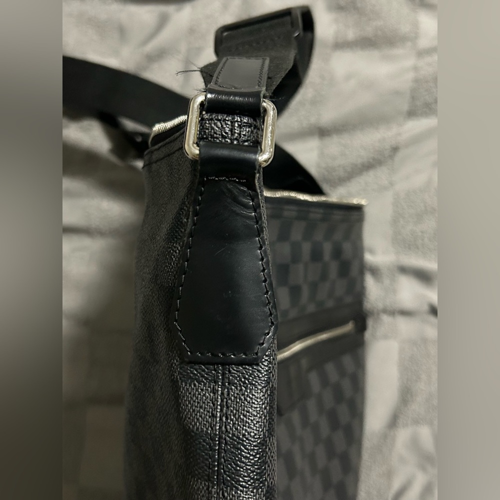 Louis Vuitton Damier Graphite Mick MM - Picture 7 of 9